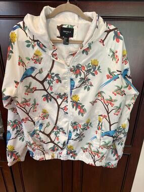 Forever 21 White Birds of Paradise Print Windbreaker Jacket Size‎ S